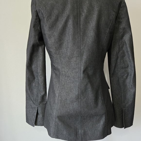 JAQUELINE CONOIR Designer Dark Wash Denim Fitted Blazer. Size 2 - Picture 5 of 11